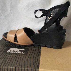 Brand new Sorel sandals. Come in original box.